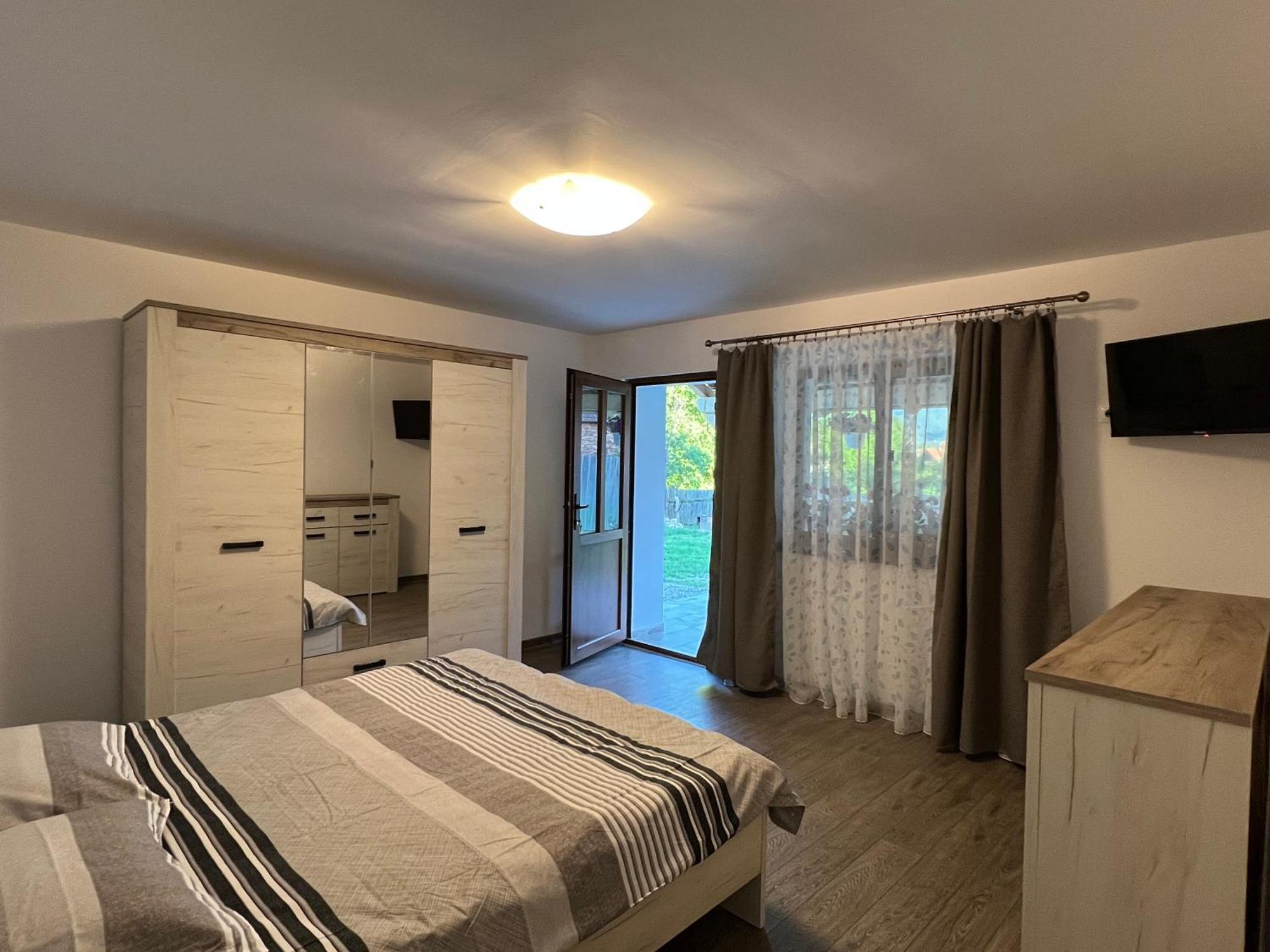 Cîrţişoara Casa Andreiヴィラ エクステリア 写真